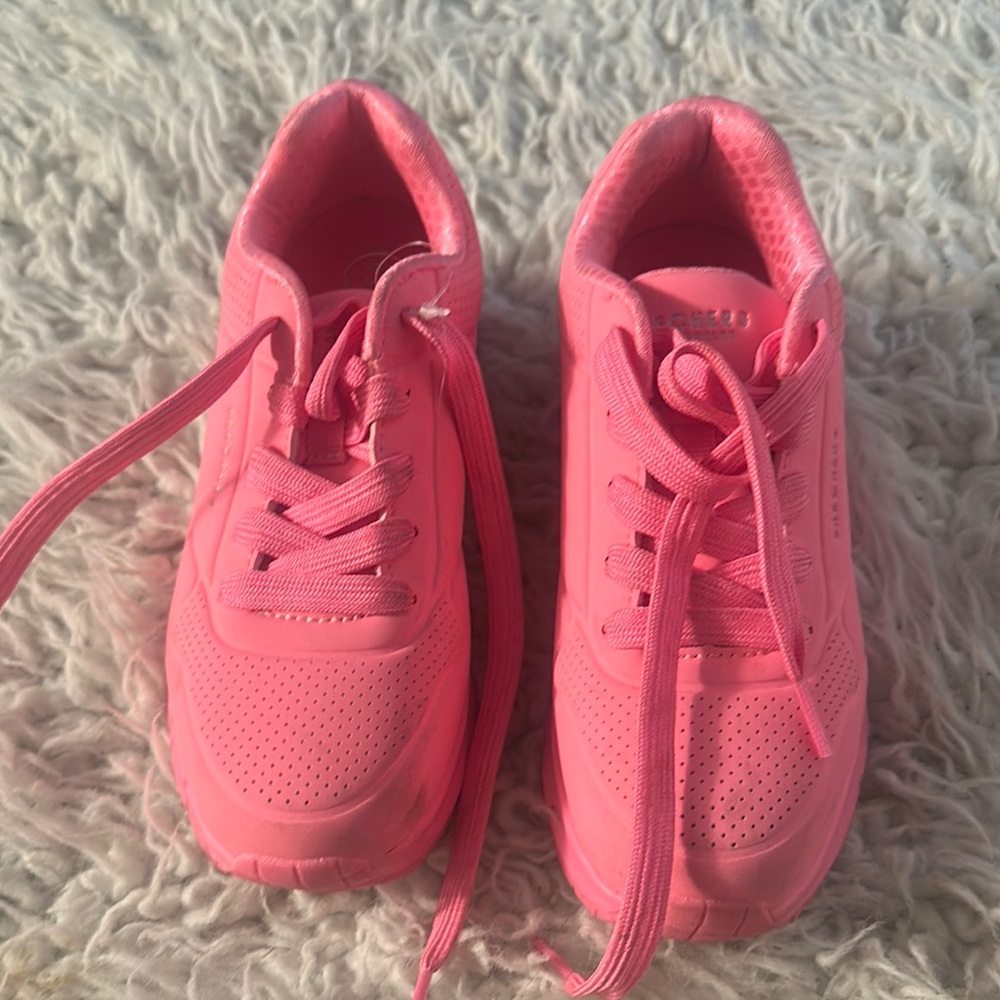 Sketchers youth Vibrant Pink Athletic Sneakers